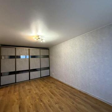 Продається 1-кімнатна квартира в районі Річкового Порту