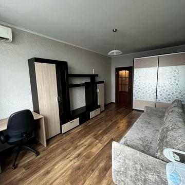 Воскресенська вул., 14-Е