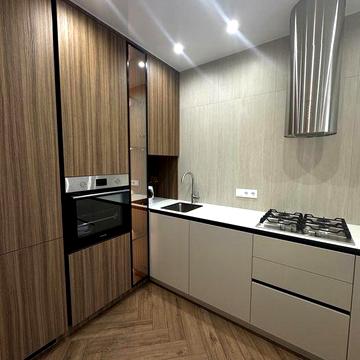 Квартира з дизайнерським ремонтом в центрі Ірпеня