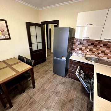 Бориса Гмирі вул., 16