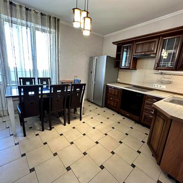 Дніпровська набережна вул., 19-В