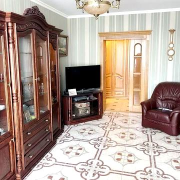 Будівельників вул., 11