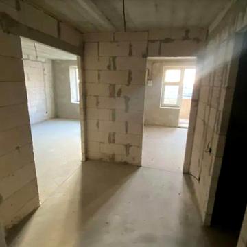 Продаж 1к квартири 44 кв. м на вул. Тролейбусна