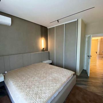 Зарічна вул., 1-Б