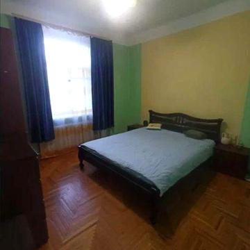 Продается 2-х комн. полнометражная квартира на Малом рынке