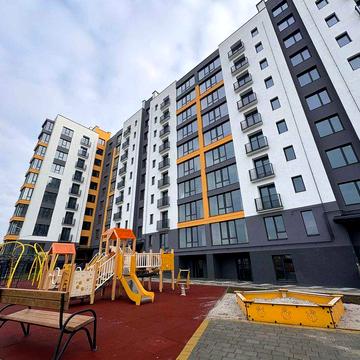 Простора однокімнатна квартира з виглядом на Вовчинецькі пагорби ЖК Каскад-Ярко