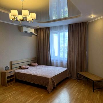 Йорданська вул. (Лайоша Гавро), 1