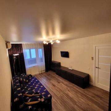 Анни Ахматової вул., 16-Г