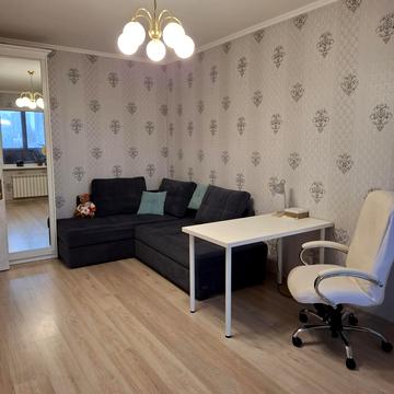 Підгірна вул., 12