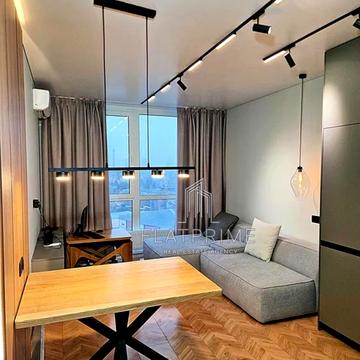 Причальна вул., 10