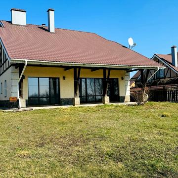 Київська, 38