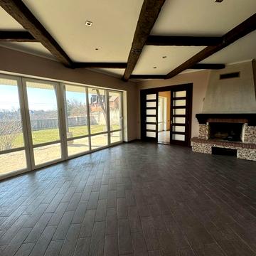 Київська, 38