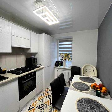 Продаж 2к квартири з виглядом на озеро, біля чубі буму