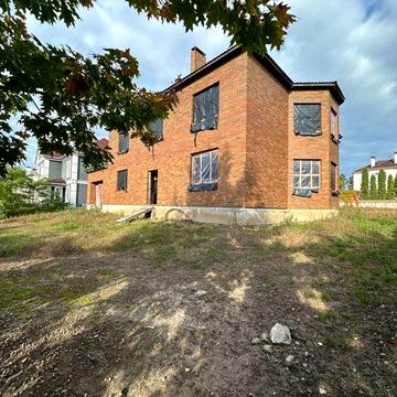 Капітальний будинок . Газ . Гараж . Підвал