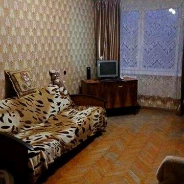 Продам 2 к. квартиру 23 Августа метро рядом Павлово Поле пр-т Науки