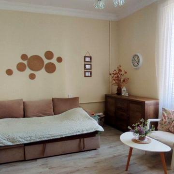 Будівельників вул., 28/15