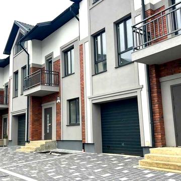 Елітний таунхауз в топ-локації із закритою приватною територією