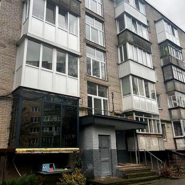 Бюджетна 1 кім. квартира просп. Молоді