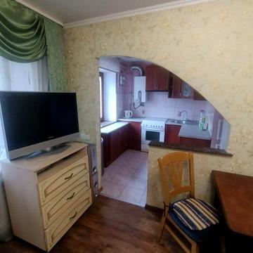 Оренда вул Дністерська 7