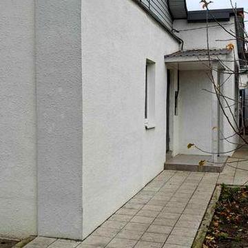 Аренда частини котеджу з якісним ремонтом на "Космосі".