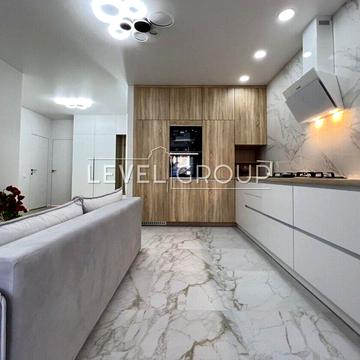 Яблунева вул., 15