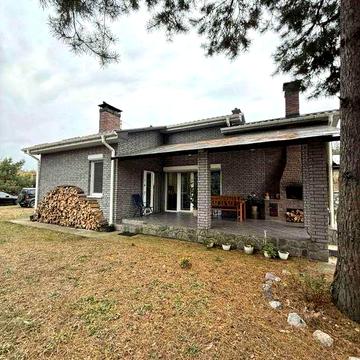 Продаж будинку в сосновому лісі. 65 соток. Сауна, гараж, підвал. №7236