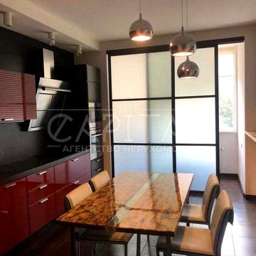 Продаж 3к затишна та простора квартира вул. Василя Тютюнника Печерськ