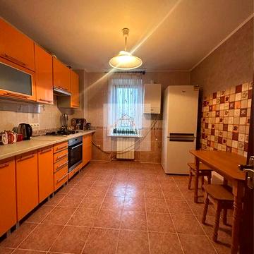 Продам велику 3-х кімнатну квартиру з індивідуальним опаленням