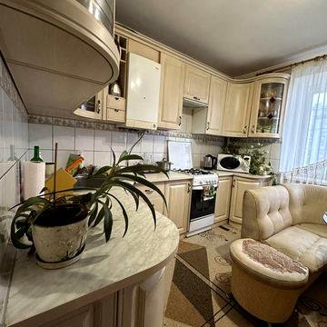 Продам трикімнатну квартиру