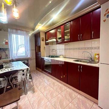 Продам простору 3-кімнатну квартиру з меблями та технікою