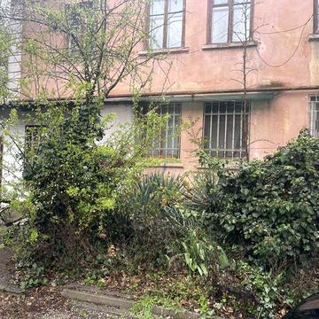 Продам квартиру в Одесі вул. Василя Стуса 2Б/2  зі своїм двориком!!!