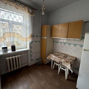 Оренда 2 кімнатної Сталінки на Сухому фонтані, вул. Робоча