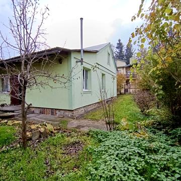 Сполучна вул., 10