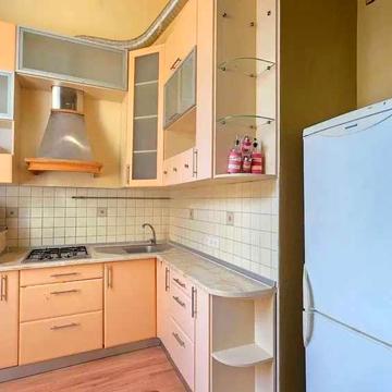 Продам гарну 2 сталінку на вул.Сумській з торгом!(89606)