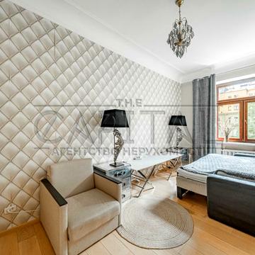 Лисенка вул., 8