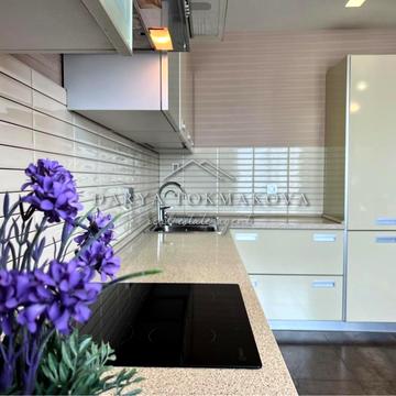 Дмитрівська вул., 69