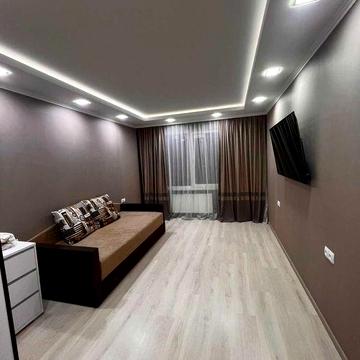 Левитана/Небесной сотни, евроремонт, общая 45м, 10000