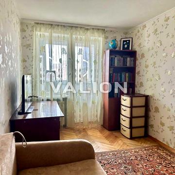 Продаж 2к. квартири, 49 м2, ремонт вул. Стадіонна 13, метро Вокзальна.