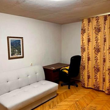 Антоновича вул. (Горького), 124/128