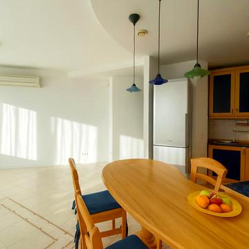 Бастіонна вул., 15