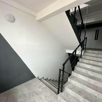 Українська вул., 1