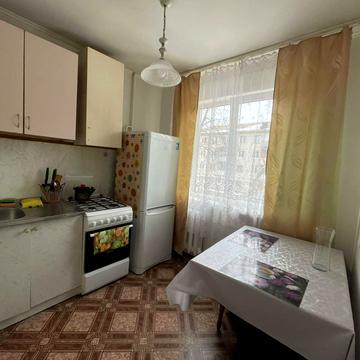 Василя Чумака вул., 6