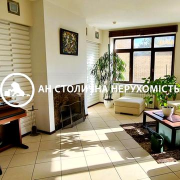 Добрий Шлях вул., 19