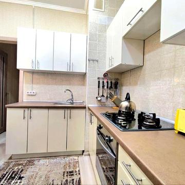 Сдается! Просторная 2-комнатная квартира на Решетиловской 14