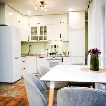 Печерська вул., 28