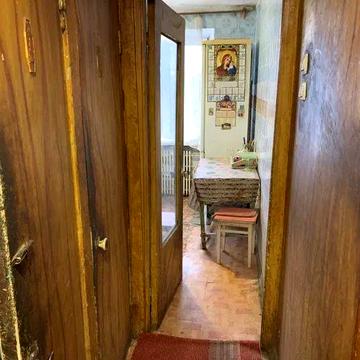 Продам трикімнатну квартиру, район Комарова.