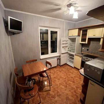 Червоної Калини просп. (Володимира Маяковського), 52