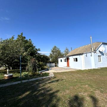 Будинок, 13 км від Решетилівки з системою аварійного освітлення