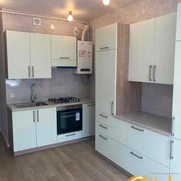 Продаж 2 кімнатної квартири, вулиця Єфремова Сергія, ближній центр