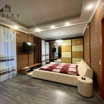 Оренда великої 3-кімнатної квартири Олександрівський р-н (111-750-552)